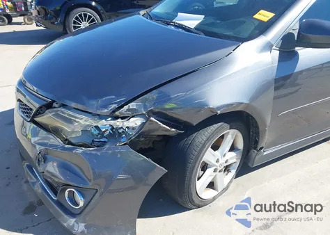 2013 Toyota Camry Se z USA, uszkodzony, nr VIN 4T1BF1FK5DU212781